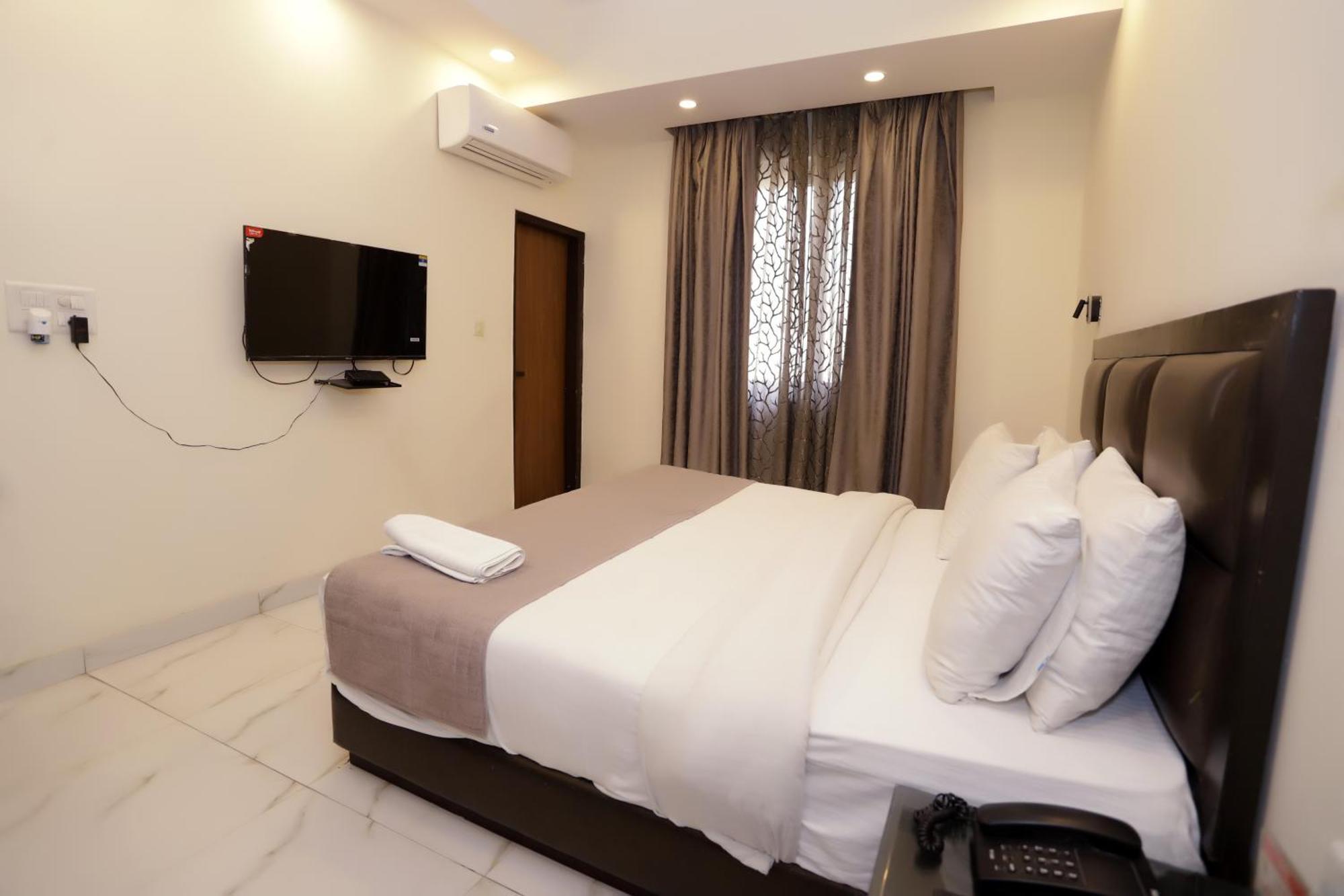 Hotel Pk Residency Noida Esterno foto